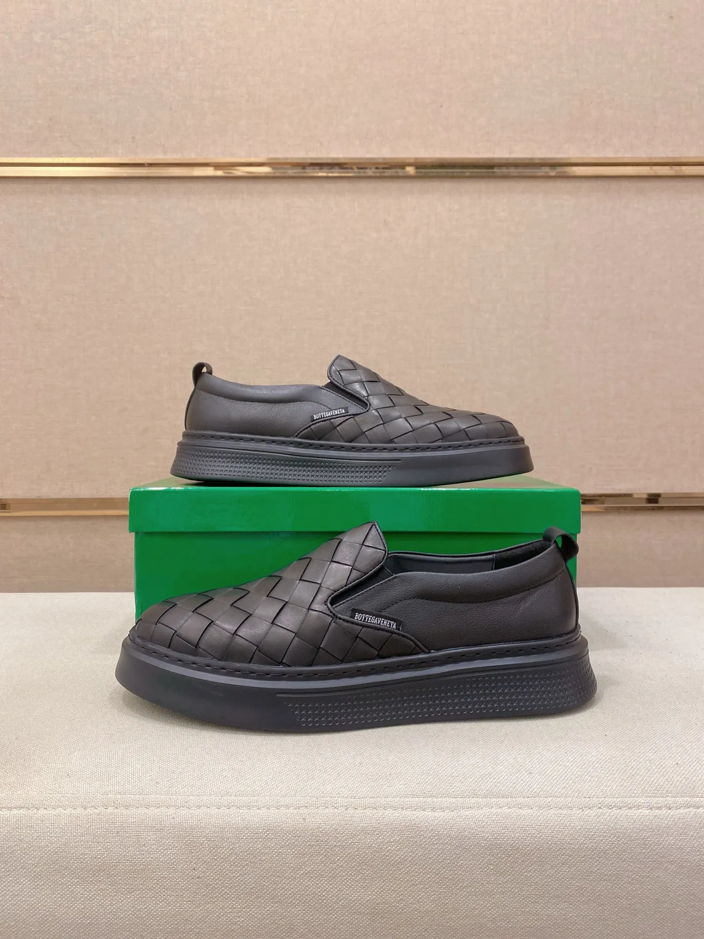 Men's shoes💰 500💰 【BV】The latest hot style‼ ️Casual men's shoes, uppers imported first-layer cowhide. Fully imported first-layer leather lining✔️Exquisite workmanship, excellent foot feel, special rubber sole✔️, cool and fashionable, the latest fashion, fashionable outsole, hurry up. Code number: 38-44